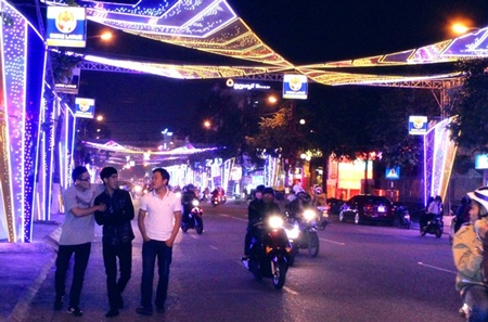 Con đường đèn cũng là nguồn cảm hứng cho các bạn trẻ đam mê nhiếp ản