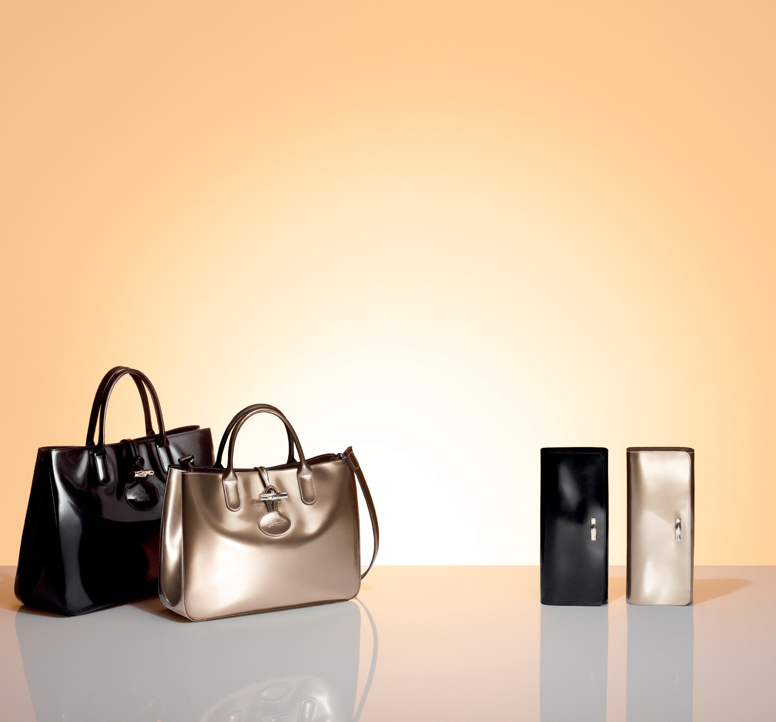 Vàng ánh kim - màu lên ngôi trong BST Longchamp 2014