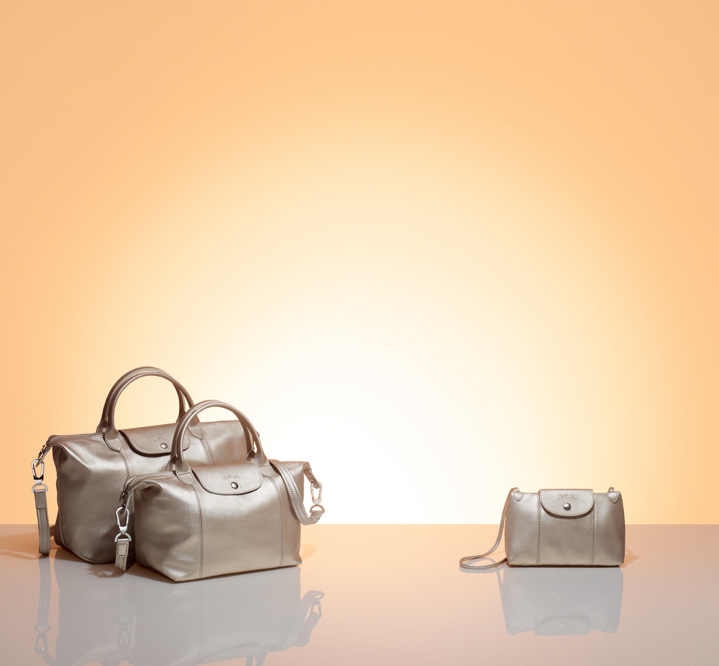 Vàng ánh kim - màu lên ngôi trong BST Longchamp 2014