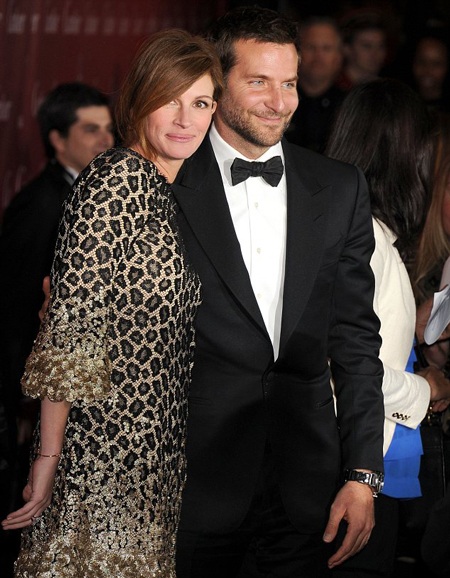 Julia Roberts đọ vẻ trẻ trung với Sandra Bullock - 1 VN