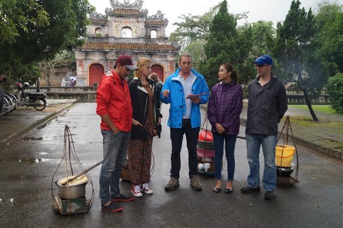 Duy Nhân, Kim Dung vất vả bán hàng rong tại Huế