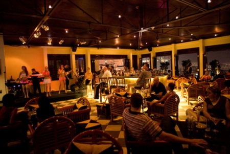 Doanh thu vũ trường, massage, karaoke sẽ bị áp thuế tiêu thụ đặc biệt - 1