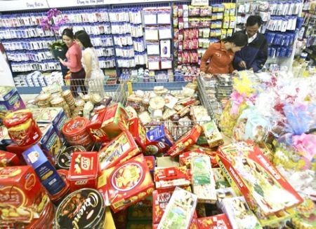 Hàng hóa Tết năm nay tăng giá cao nhất tới 50% - 1