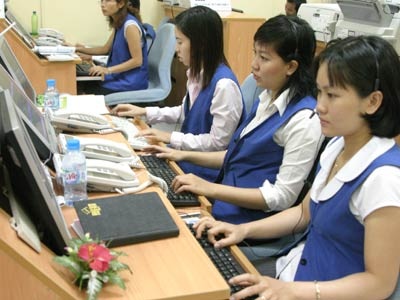 Nhà đầu tư "mắc cạn" trên sàn chứng khoán Hà Nội - 1 Nhà đầu tư mắc cạn trên sàn chứng khoán Hà Nội