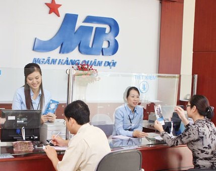 Ngân hàng cũng đua nhau “lấy lòng” chị em dịp 8/3