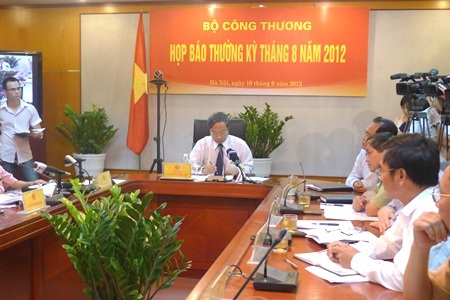 Họp báo Bộ Công thương tháng 8/2012 diễn ra chiều 10/9 (ảnh: B.D).