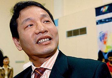 Ông Trương Gia Bình tiếp tục ngồi "ghế nóng" CEO FPT - 1 Ông Trương Gia Bình dự kiến vẫn phải kiêm nhiệm 2 chức vụ chủ chốt của FPT trong 2013.