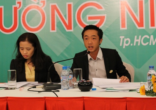 Ông Nguyễn Quốc Cường tại Đại hội cổ đông thường niên QCG năm 2012.