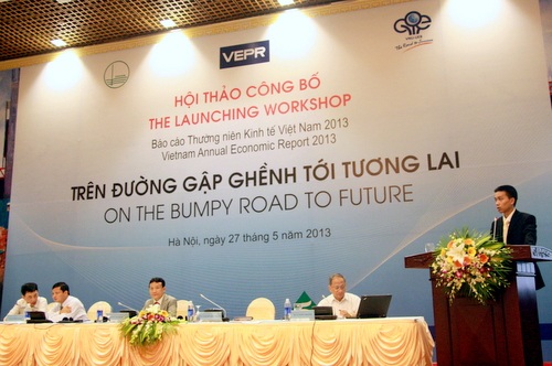 Công bố Báo cáo thường niên VEPR năm 2013 (Ảnh: CN).