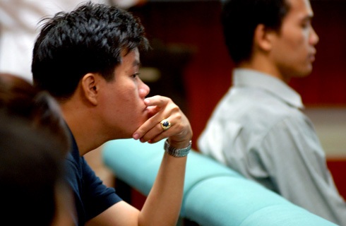"Cố đấm ăn xôi", nhà đầu tư mắc bẫy tăng giá - 1 Cố đấm ăn xôi, nhà đầu tư mắc bẫy tăng giá