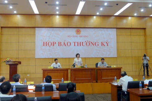 Họp báo thường kỳ Bộ Công thương ngày 1/7/2013 (ảnh: BD).