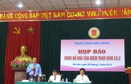 Chênh lệch “khủng khiếp” lương sếp - nhân viên doanh nghiệp nhà nước