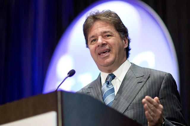 Gói phụ cấp của John Hammergren bao gồm 23,3 triệu USD tăng thêm từ giá trị lương hưu.