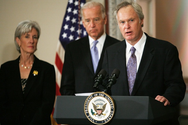 Richard Bracken là CEO của HCA Holdings, chuỗi bệnh viện có lợi nhuận lớn nhất nước Mỹ. 