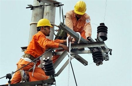 Loay hoay bài toán điện ở Việt Nam - 1 Mấu chốt của thị trường điện ở Việt Nam hiện nay là lưới điện đang nằm trong tay EVN.