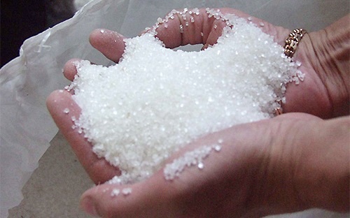 Giám sát chặt tạm nhập tái xuất đường để chống gian thương - 1 Việc lợi dụng tạm nhập tái xuất để buôn lậu đường đang gây bức xúc trong cộng đồng doanh nghiệp.