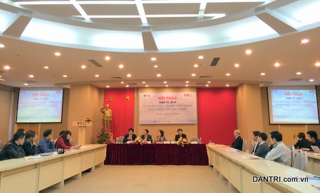 Thảo luận giữa chuyên gia, lãnh đạo ngân hàng và các CEO tại trụ sở VCCI ngày 6/12