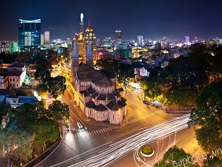 Đến 2015, thu nhập bình quân đầu người tại TPHCM sẽ đạt 4.800 USD - 1 TPHCM đang là thành phố năng động nhất trên cả nước (Ảnh: Nguyễn Thế Dương).