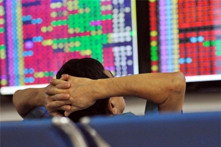 Chứng khoán rực lửa đầu tháng 3, VN-Index giảm "sốc" 13 điểm - 1 VN-Index đã giảm phiên thứ 3 liên tiếp.