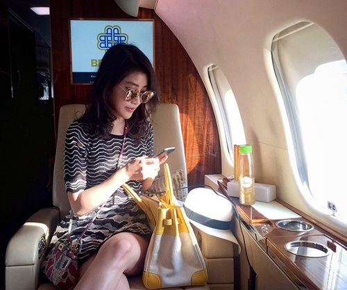Cuộc sống xa hoa như trong mơ của ái nữ nhà tỷ phú - 2 Cô là khách VIP của các hãng hàng không. Đôi khi, Chryseis Tan di chuyển bằng chuyên cơ riêng.