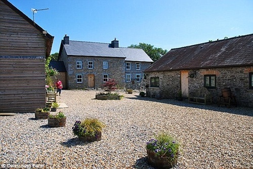 Chi tiền triệu để qua đêm... trong chuồng lợn - 3 Trang trại còn có những khu phòng tiện nghi khác