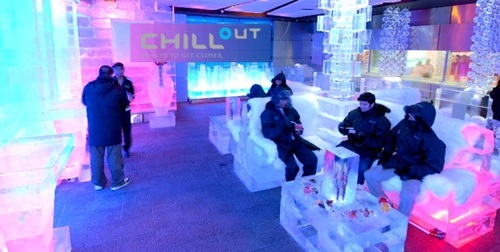 Tới quán cafe âm độ C giữa lòng sa mạc bỏng rẫy - 1 Bên trong quán cafe băng đăng.