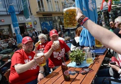 Muốn uống bia ngon giá rẻ, hãy tới TP Hồ Chí Minh - 3 Thành phố Krakow (Ba Lan) là nơi có bia rẻ nhất thế giới.