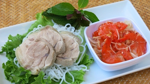 Đi dọc chiều dài đất nước "điểm tên" các món mắm ngon trứ danh - 3 Mắm tôm chua xứ Huế