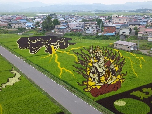 Thán phục những "tác phẩm nghệ thuật" giữa đồng quê - 5 Hình ảnh những nhân vật truyền thuyết trong văn hóa Nhật.