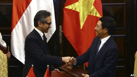 Ngoại trưởng Indonesia cảnh báo gia tăng căng thẳng ở Biển Đông - 1 Ngoại trưởng Indonesia tái thăm Hà Nội