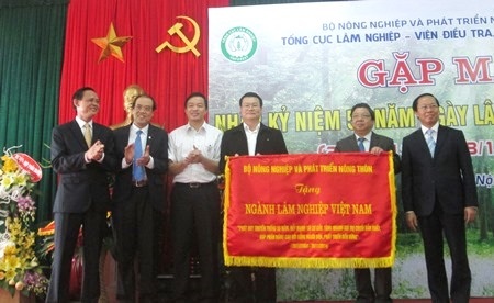 Diện tích rừng đang tăng nhanh và ổn định - 2 Thứ trưởng Bộ NN&PTNT Hà Công Tuấn (Ảnh: T. Nguyên)