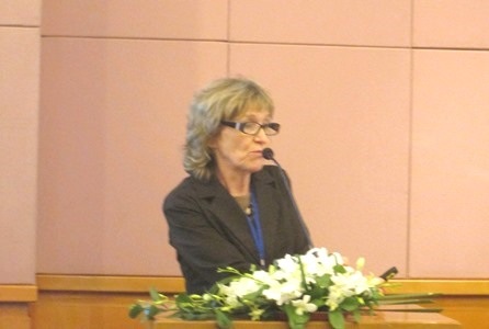 Bà Lucia Frick, tư vấn viên của Bộ Ngoại giao, Thương mại và Phát triển Canada (DFATD)