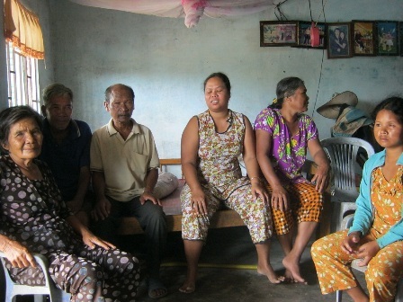 Một khóm 9 hộ dân thì có tới 10 người bị mù.