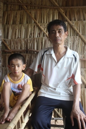 Hai cha con cùng mắc bệnh tim hiểm nghèo