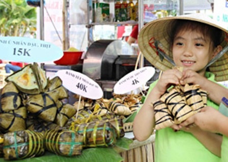 Cần Thơ: Khai mạc lễ hội bánh dân gian Nam bộ lần thứ IV - 4 Các loại bánh được trưng bày tại lễ hội