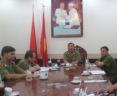 Đại tá Trần Ngọc Hạnh - Giám đốc Công an Cần Thơ chủ trì buổi họp báo