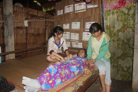 Hai chị em Thùy Dương và Diễm My bên mẹ