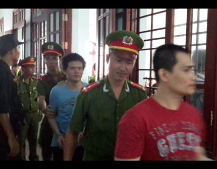 Tuyên án băng nhóm “giang hồ” lớn nhất miền Tây - 4 Tất cả các bị cáo bị bắt giam ngay tại tòa