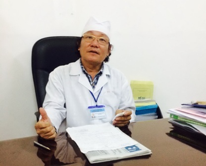 Bác sĩ Võ Cánh Sinh - Giám đốc BV Tâm Thần Cần Thơ trao đổi với PV Dân trí