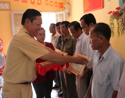 Công an Cần Thơ: Thực hiện tốt mô hình dân vận khéo - 1 Công an Cần Thơ: Thực hiện tốt mô hình dân vận khéo