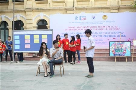 Học sinh trường THPT Việt Đức còn được tham gia xử lý các tình huống thường gặp về bình đẳng giới.