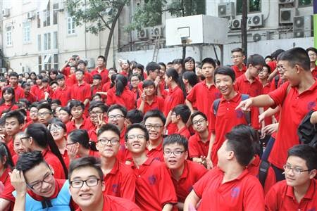 Học sinh trường THPT Việt Đức được trang bị kỹ năng xử lý trong bạo lực học đường.