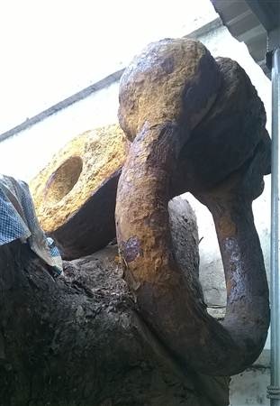 Mỏ neo khủng vẫn giữ được nguyên trạng sau một thời gian dài nằm dưới đáy biển.