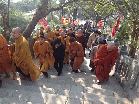 Nghi thức Phật giáo tưởng niệm ngày Đức vua Phật hoàng Trần Nhân Tông nhập niết bàn.