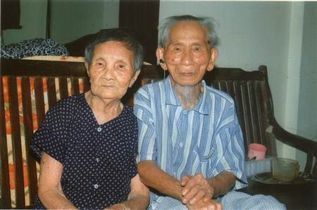 Hai kỷ lục trường thọ của Việt Nam được xác lập kỷ lục châu Á - 2 Cặp vợ chồng cao tuổi nhất châu Á là cụ Cao Viễn (SN 1908) và cụ Vũ Thị Hai (SN 1914).