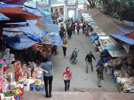 Theo những người dân địa phương, vắng khách đi lễ như vậy là điều hiếm thấy.