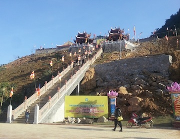 “Đánh thức” mảnh đất giàu tiềm năng miền biên viễn - 5 Thiếu nữ Dân tộc Cao Bằng - một vẻ đẹp thuần khiết mà đất trời ban tặng cho người dân nơi đây.
