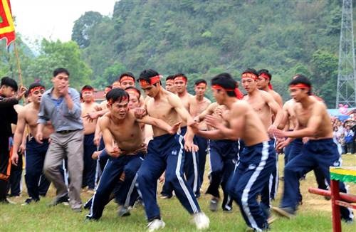 Màn tranh pháo “nảy lửa” tại lễ hội pháo hoa - 5 Phần tranh cướp cũng gay cấn và quyết liệt trong sự hò reo của khán giả