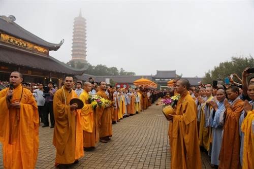 Lễ tiếp nhận và cung nghênh Ngọc Xá lợi về tôn thờ tại Chùa Bái Đính.