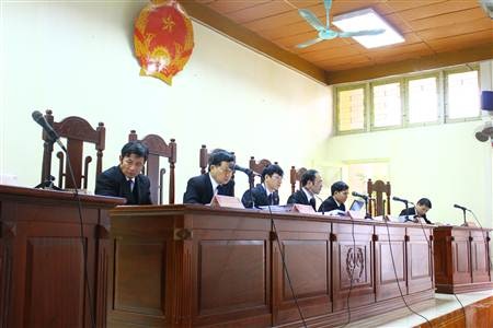 HĐXX tại phiên tòa xét xử bị cáo Lý Nguyễn Chung.